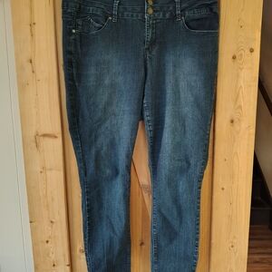 YMI Women's Skinny Jeans in Dark Blue Wash